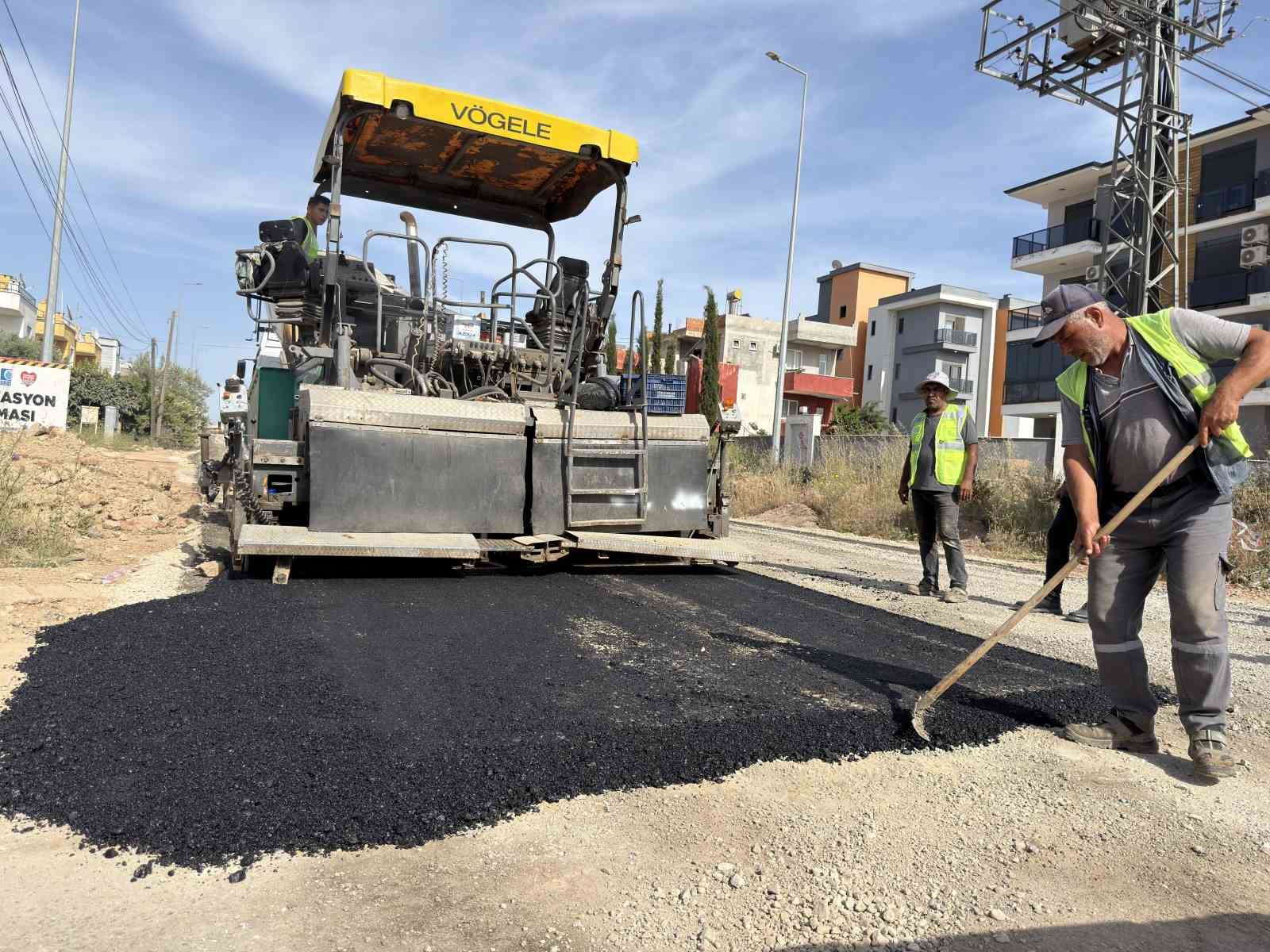 asat-tan-aksu-da-es-zamanli-altyapi-ve-asfalt-calismasi