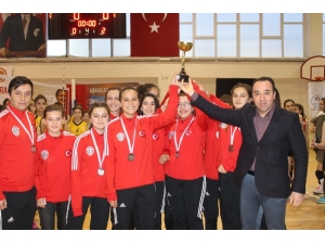 Kulüplü Voleybol Yıldız Kızlar Müsabakaları Sona Erdi