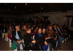 Kuşadası’nda Mikrotonal Gitar Konseri