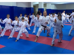 Bozüyük’te Karate Terfi Heyecanı Yaşandı