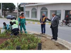 Burhaniye’de Başkan Uysal Kavşak Düzenleme Çalışmalarını Denetledi