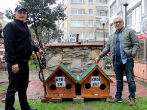 Duyarlı Esnaftan Sokak Hayvanlarına Yuva