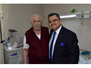 Başkan Yağcı Ve Eşinden Hastane Ziyareti