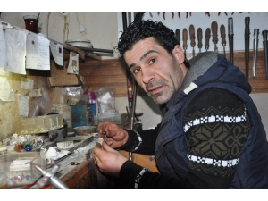 Uşaklı Takı Tasarımcısının El Emeği Ürünleri Türkiye Sınırlarını Aştı