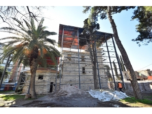 159 Yıllık Köşke "Hayat Öpücüğü"