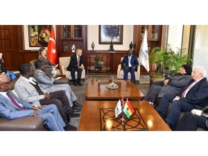 Ganalılar İzmir’de “İş Ortağı” Arıyor