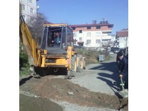 Akçakoca Belediyesi Ekipleri Yol Bakım Ve Onarım Çalışmalarını Sürdürüyor