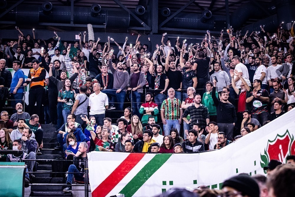 karsiyaka-da-kombineler-satisa-cikti