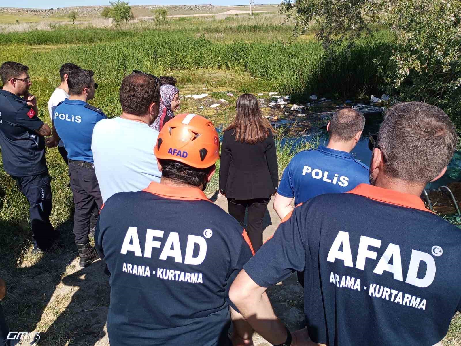 sakarya-nehri-ne-serinlemek-icin-giren-18-yasindaki-gencin-cenazesi-cikti