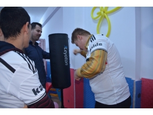 Özel Gereksinimli Çocuklara Rumeli Türkleri Kültür Ve Yardımlaşma Derneğinden Maddi Manevi Destek