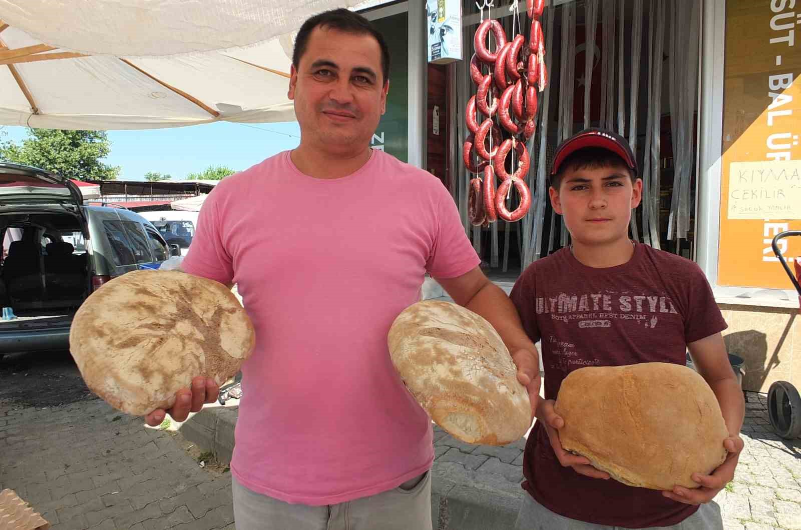 burhaniye-de-koy-ekmegi-sevildi