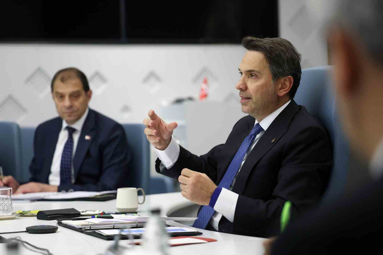 bakan-bayraktar-azerbaycan-enerji-bakani-sahbazov-ile-elektrik-is-birligini-gorustu
