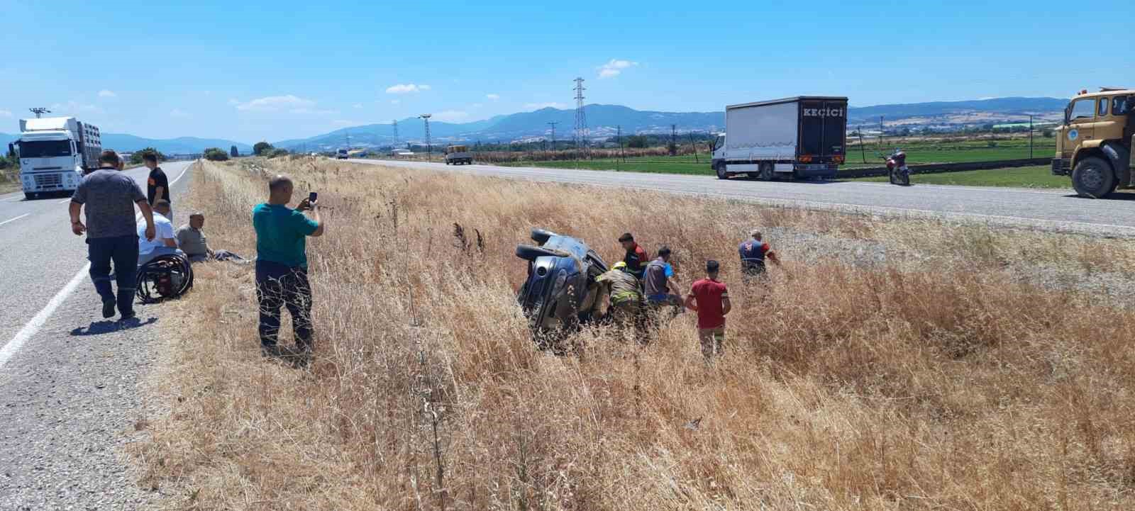 gonen-de-kontrolden-cikan-otomobil-refuje-devrildi