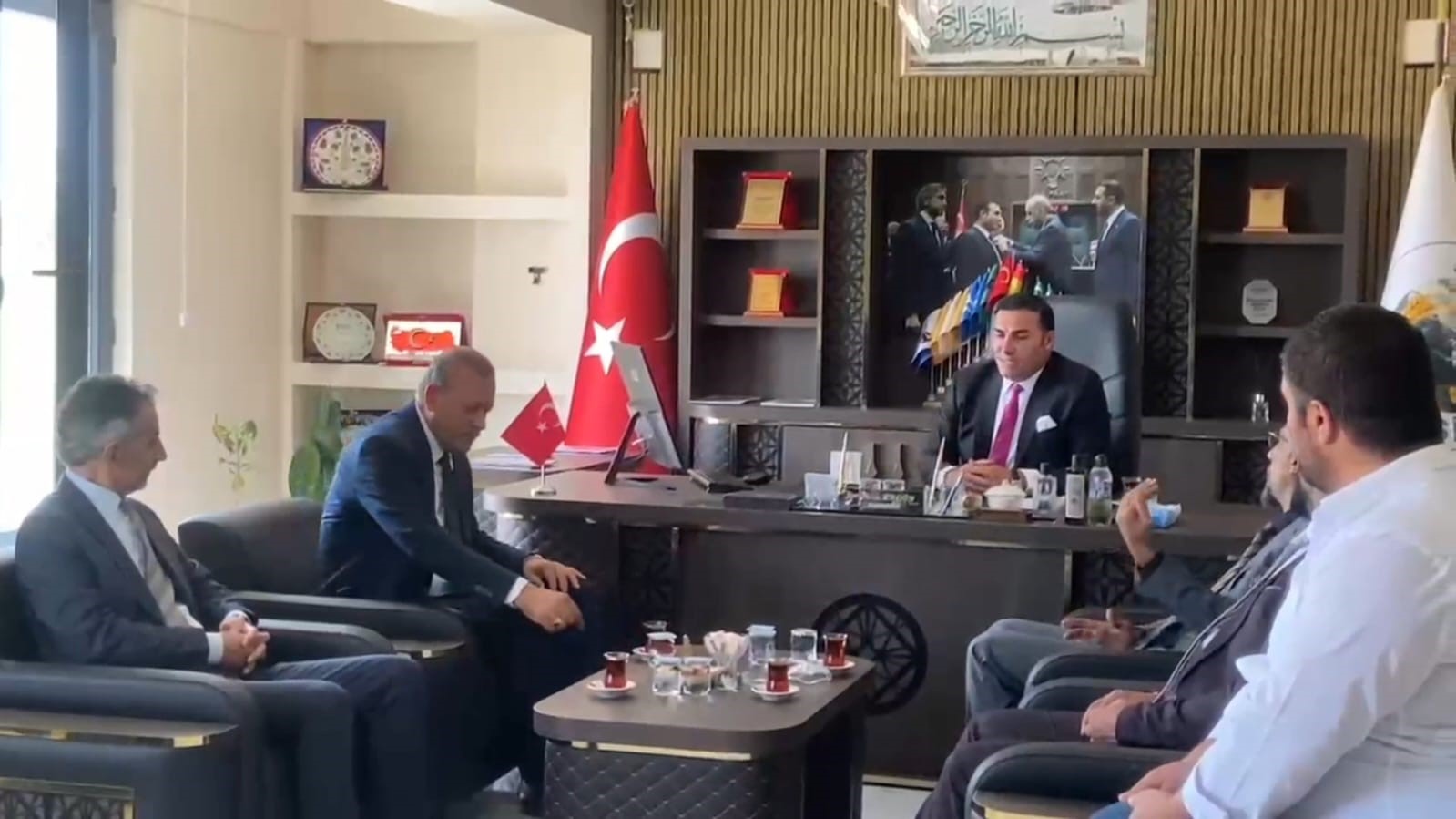 eren-universitesi-rektoru-necmettin-elmastas-in-aydinlar-belediye-baskani-ibrahim-ergun-ile-yemekli-toplantida-bulustu