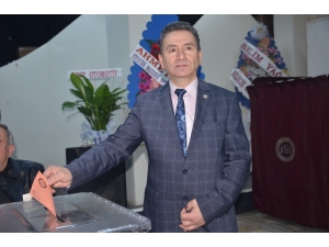 Bilecik Madeni İşler Esnaf Ve Sanatkarlar Odası Başkanı Mehmet Baş Güven Tazeledi