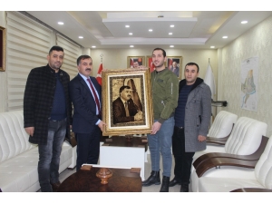 İl Başkanı Aydın’a Portreli Hediye