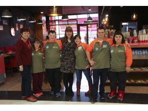 İyilik Atölyesi’nin Gönüllü Ablası