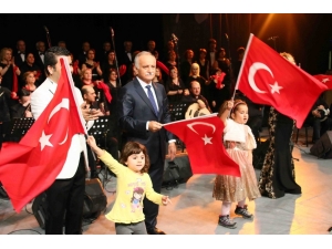 Bayraklı’da Sevenler İçin Özel Konser