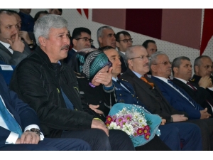 Kütüphaneye Şehit Oğlunun Adı Verilen Aile Gözyaşlarına Boğuldu