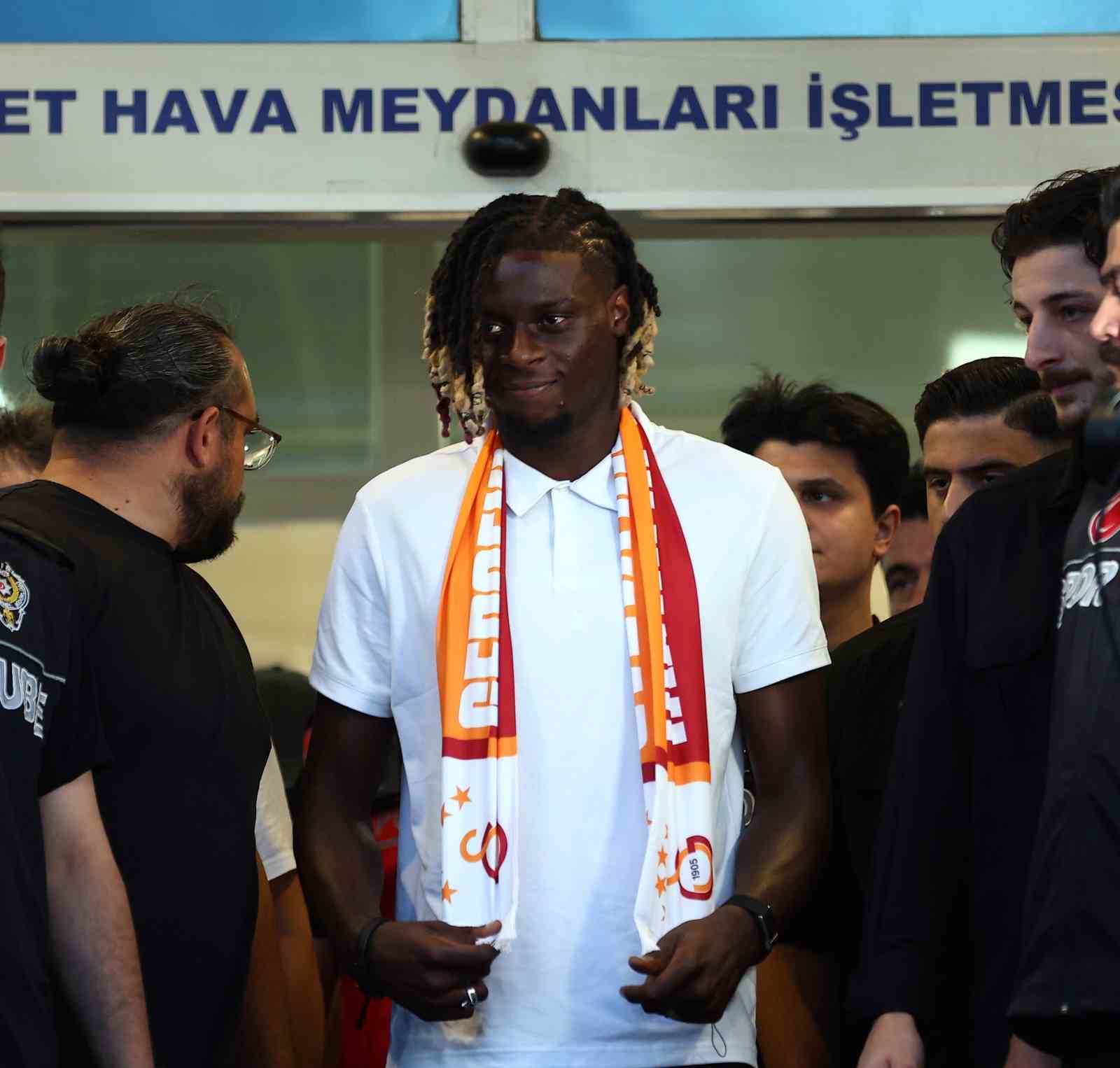 galatasaray-in-yeni-transferi-lesley-ugochukwu-istanbul-a-geldi