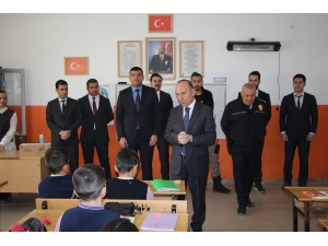 Yüksekova’da Süt Dağıtım