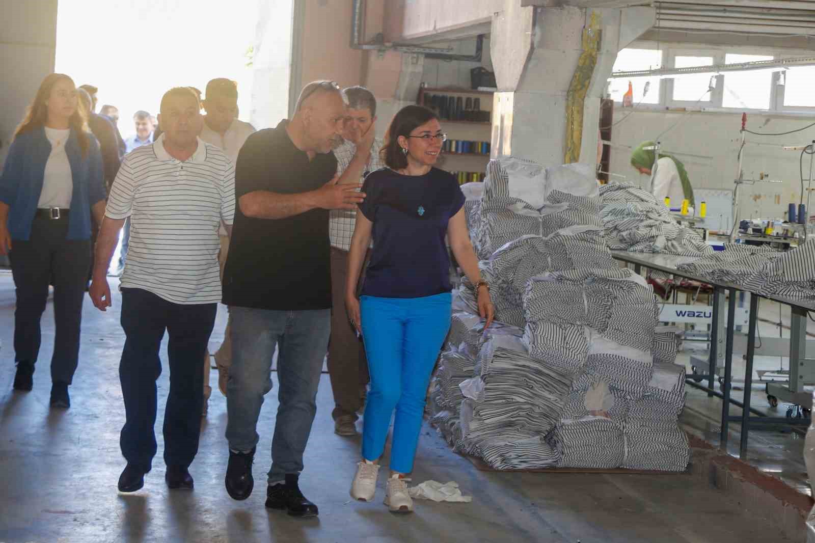 baskan-vekili-ozkan-dokumacilar-sitesi-esnafini-ziyaret-etti