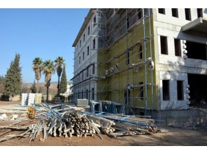 İmam Hatip Lisesinin İnşaatı Sürüyor