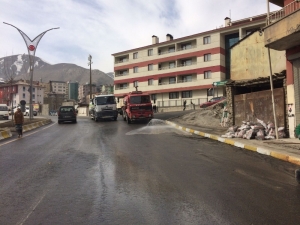 Hakkari Caddeleri Tazyikli Suyla Yıkandı