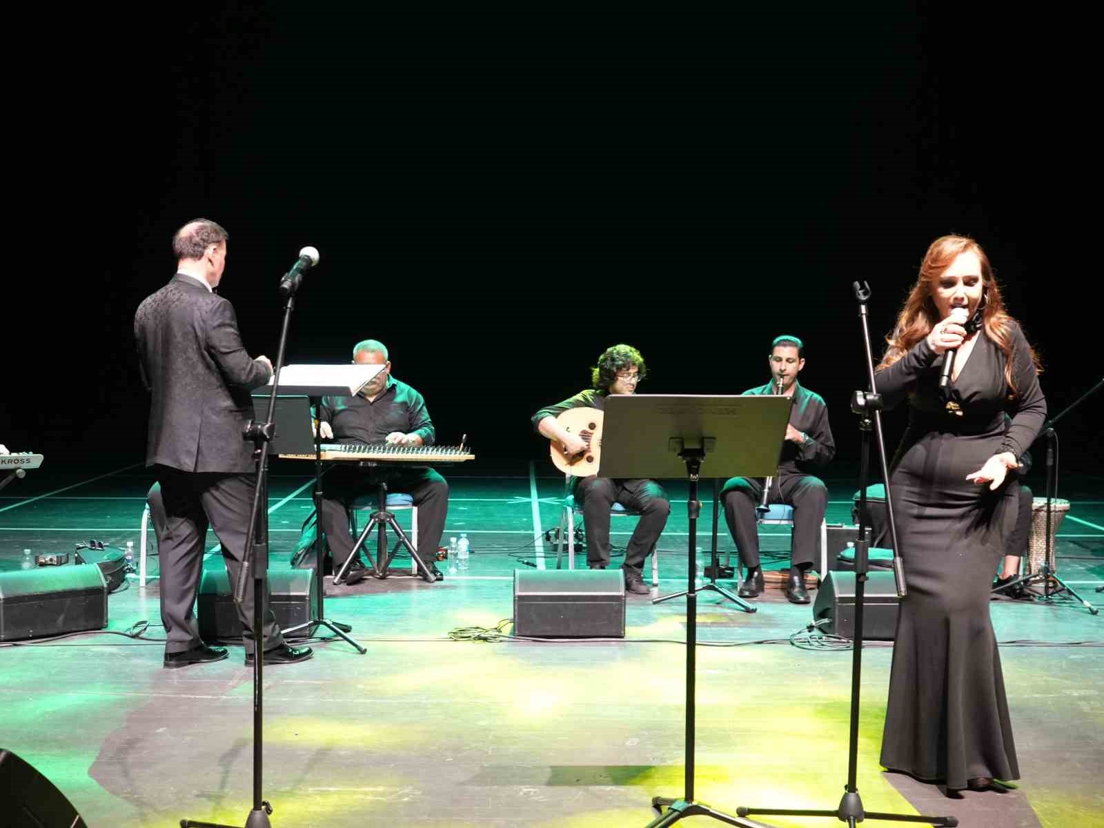 tekirdag-da-turk-musikisi-ruzgari-esti-bir-gonul-yolculugu-sanatseverlerle-bulustu