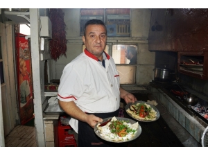 140 Yıllık Lezzet Tarihi Mekanda Yaşıyor