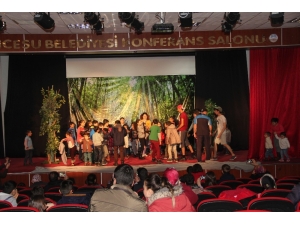 İncesu’da Tiyatro Gösterisine Yoğun İlgi