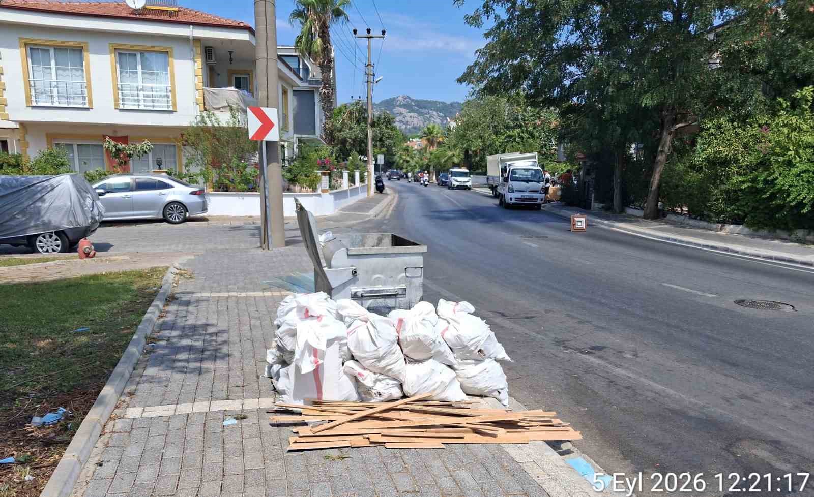 marmaris-te-kacak-moloz-dokumune-ceza