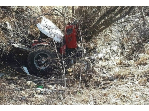 Traktör Uçuruma Yuvarlandı:2 Yaralı