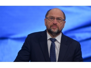 Martin Schulz Zikzak Çizmeye Devam Ediyor