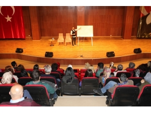 Diyarbakır’da Liderlik Ve Yönetim Becerileri Semineri Düzenlendi