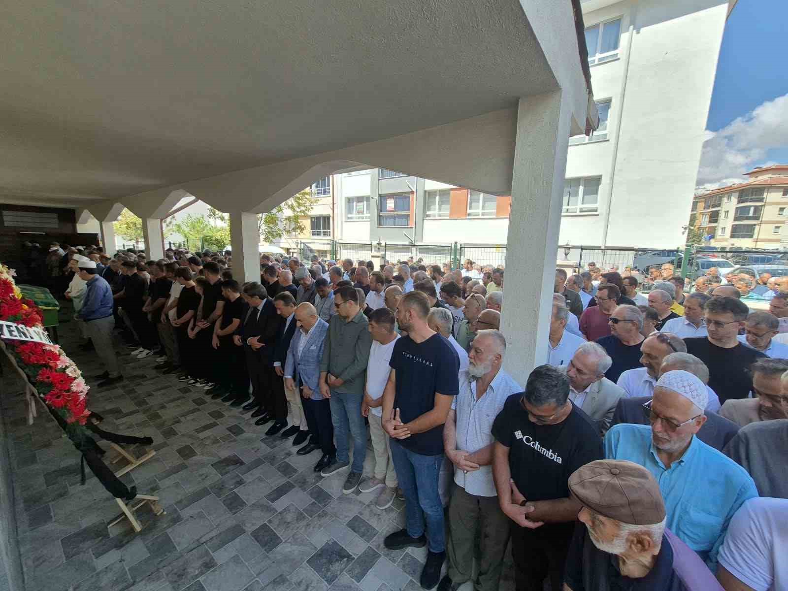 afyonkarahisar-il-milli-egitim-muduru-altinkaynak-in-aci-kaybi