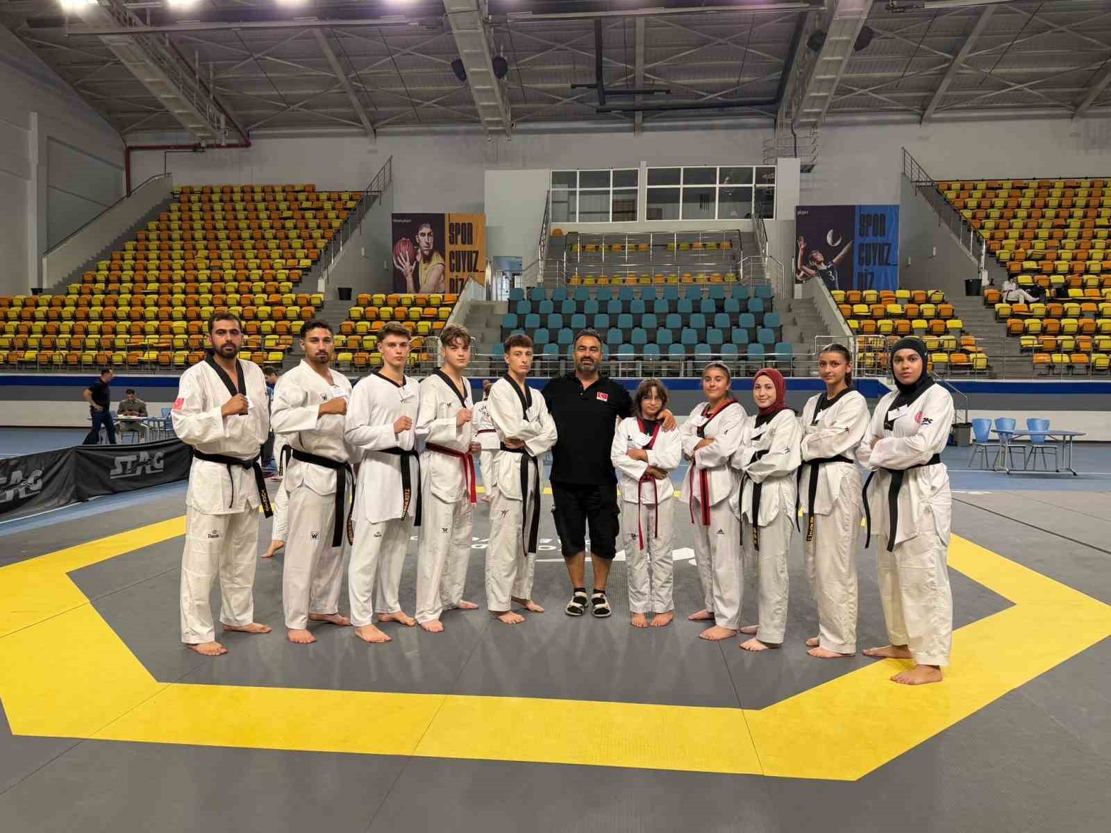 taekwondo-terfi-sinavinda-yaytansay-dan-10-sporcu-basarili-oldu