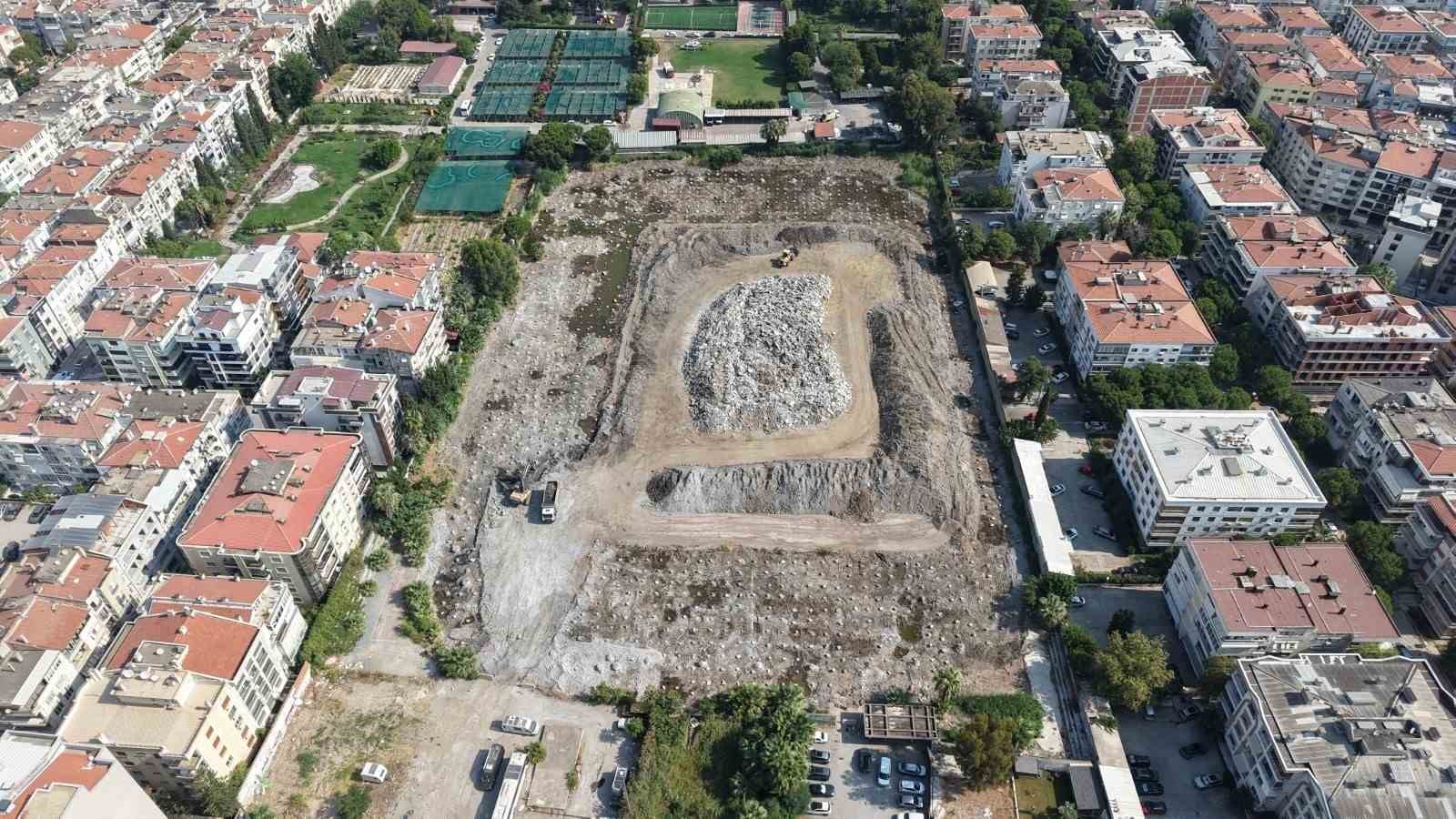 karsiyaka-zubeyde-hanim-stadyumu-bir-siyasi-gorusun-degil-karsiyaka-nin-evidir
