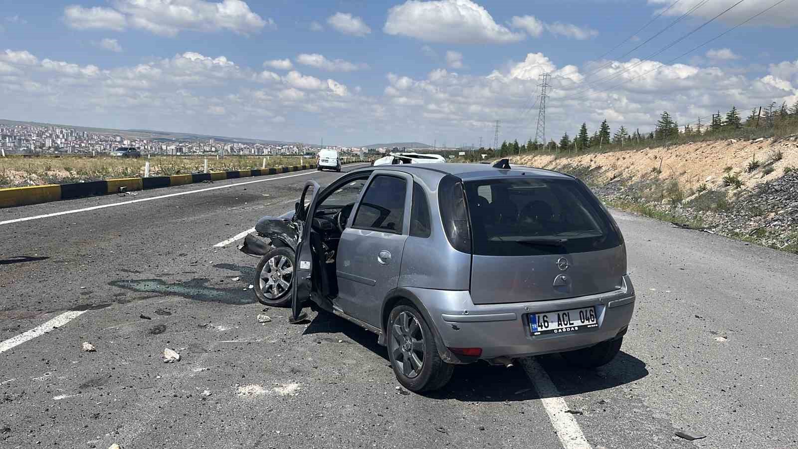 nigde-kayseri-yolunda-trafik-kazasi-4-yarali