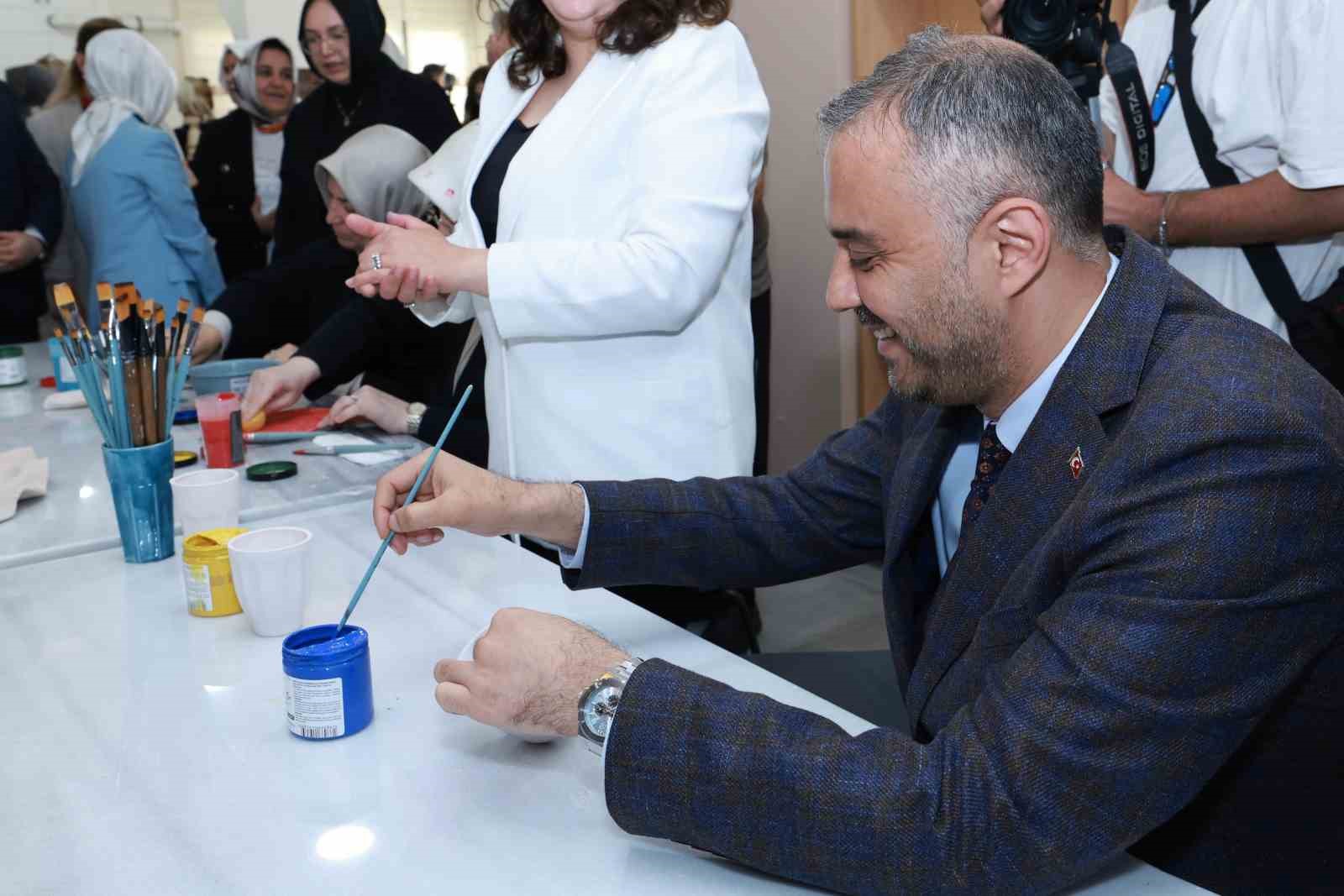 kadin-emegi-seramik-atolyesi-nin-eserleri-gorucuye-cikti