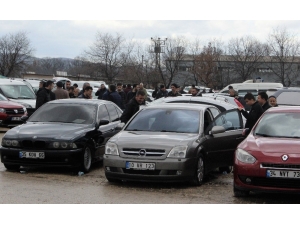 İkinci El Oto Pazarında Bahar Şenliği Erken Başladı