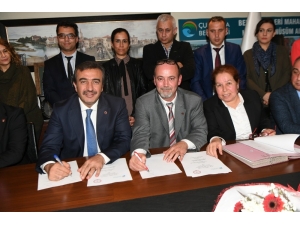 Çukurova Belediyesi’nde Memura Yüzde 52 Zam