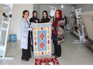 Genç Kızların Evlenme İsteklerini Yansıttığı Kilimler Yeniden Yaşatılacak