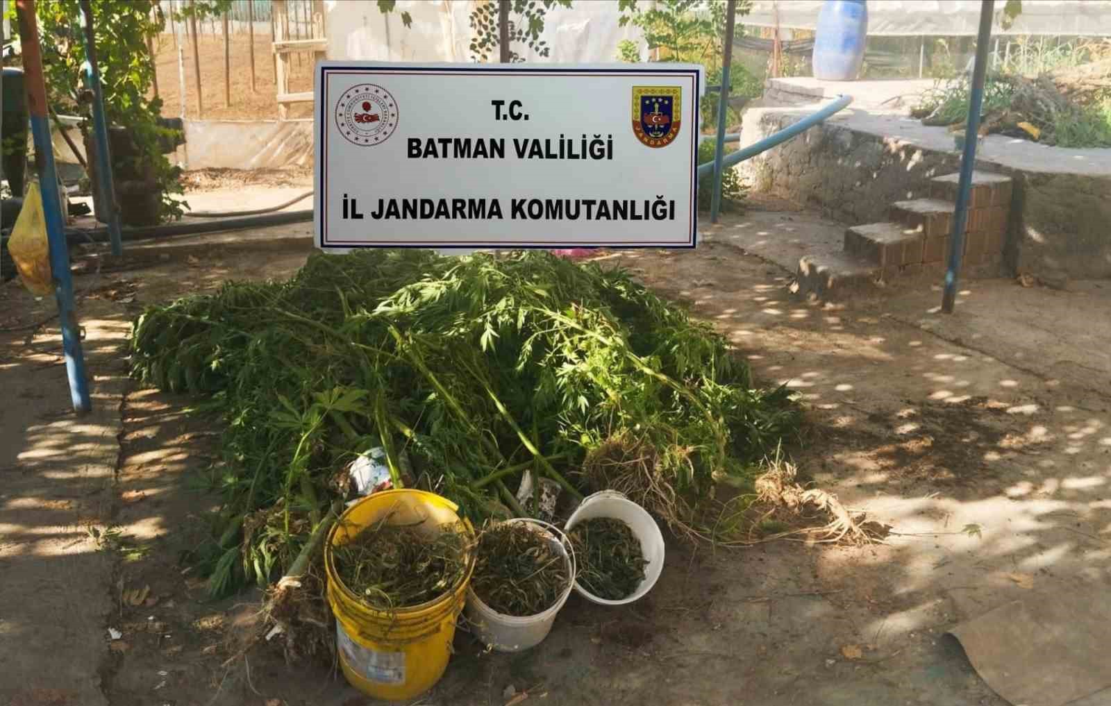 batman-da-kacakcilik-operasyonlarinda-cok-sayida-kacak-urun-ele-gecirildi