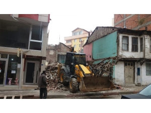 Tehlike Arz Eden Metruk Binaların Yüzde 80’inin Yıkımı Gerçekleştirildi