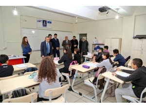 Vali Sonel’den Okul Ziyareti