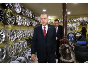 Cumhurbaşkanı Erdoğan’dan Esnafa Çat Kapı Ziyaret