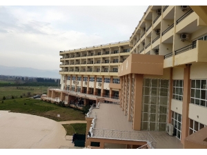 Burası Hem Okul Hem De Otel