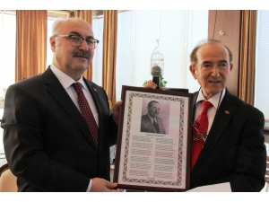 Vali Köşger, Aydınlı Şair Ve Yazarlarla Bir Araya Geldi