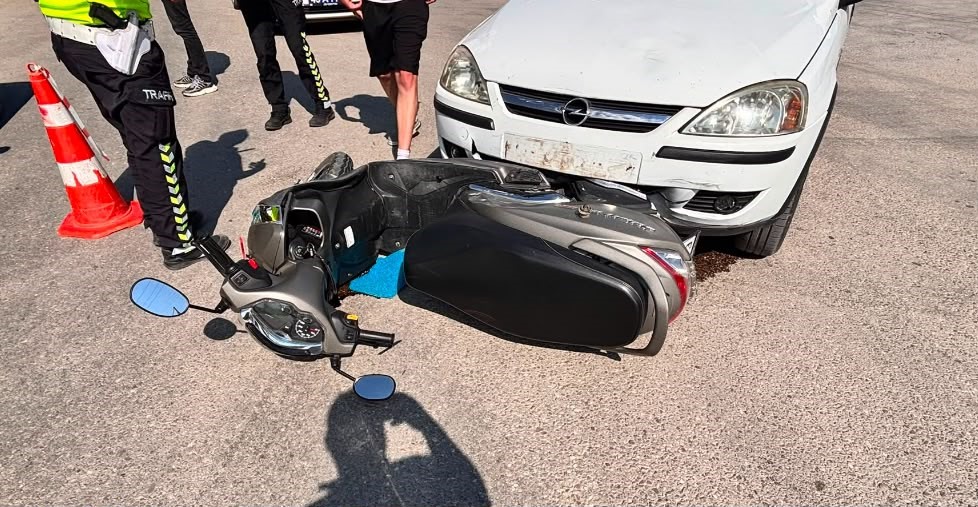 tavsanli-da-otomobil-ile-motosiklet-carpisti-2-yarali
